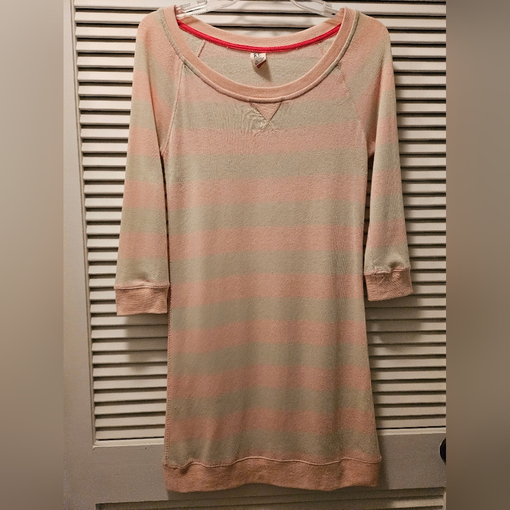 Roxy Comfy Sweater dress Soft pink & cream. Pair with tights/leggings and boots